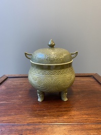 A Chinese teadust-glazed archaistic food vessel and cover, 'dui 敦', Hua Ting Shi Zhi 華亭氏製 mark, late 19th C.