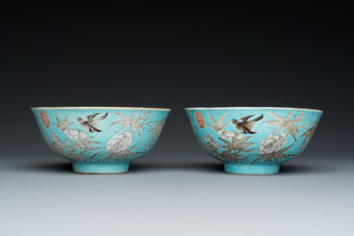 A pair of Chinese 'Da Ya Zhai 大雅齋' turquoise-ground grisaille bowls, Yong Qing Chang Chun 永慶長春 mark, Guangxu