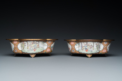 A pair of Chinese Canton enamel quatrefoil jardini&egrave;res with figural design, Qianlong mark, 19th C.
