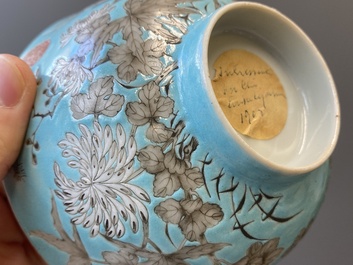 A pair of Chinese 'Da Ya Zhai 大雅齋' turquoise-ground grisaille bowls, Yong Qing Chang Chun 永慶長春 mark, Guangxu