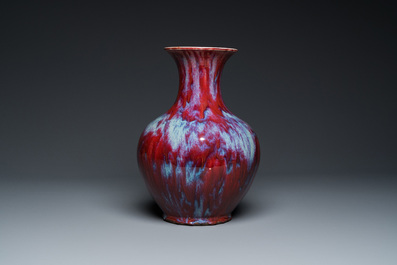 A Chinese flamb&eacute;-glazed vase, 18/19th C.