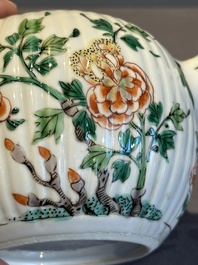 A Chinese famille verte 'phoenixes and peonies' teapot, Kangxi