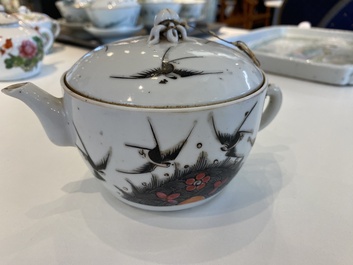 A varied collection of Chinese famille rose and qianjiang cai teawares, 19th/20th C.