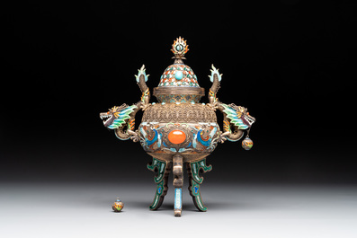 A Chinese enamelled silver incense burner, a covered opium box, a square box and a cloisonn&eacute; covered box, 19/20th C.