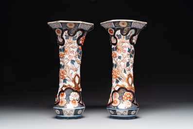 A five-piece Imari-style garniture with birds among flowering branches, incl. 3 stands, Samson, Paris, 19th C.