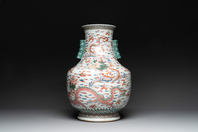 A large Chinese famille rose 'dragon' 'hu' vase, 19/20th C.
