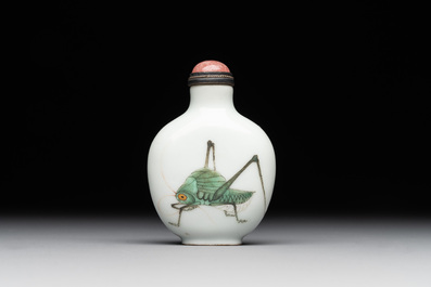 An imperial Chinese famille rose 'cricket' snuff bottle, Daoguang mark and of the period