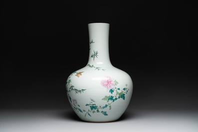 A large Chinese famille rose 'quails and chrysanthemum' 'tianqiu ping' vase, Qianlong mark, 19th C.
