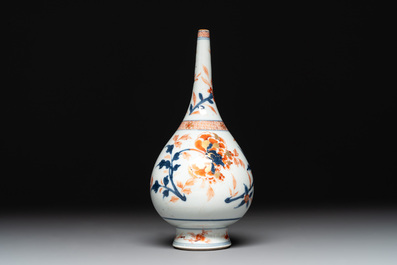 A collection of five Chinese Imari-style wares, Kangxi/Qianlong