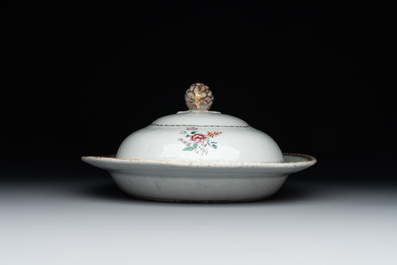A Chinese export famille rose covered tureen and an oval dish with strainer, Jiaqing