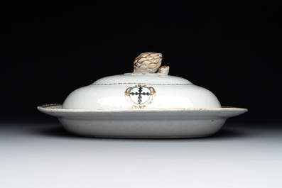 A Chinese export famille rose covered tureen and an oval dish with strainer, Jiaqing