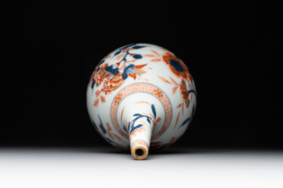 A collection of five Chinese Imari-style wares, Kangxi/Qianlong