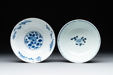 A varied collection of 13 Chinese famille rose, blue and white wares, Transitional period/19th C.