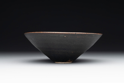 A rare Chinese Jizhou leaf-decorated conical tea bowl, Southern Song