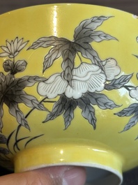 A pair of Chinese 'Da Ya Zhai 大雅齋' yellow-ground grisaille bowls, Yong Qing Chang Chun 永慶長春 mark, 20th C.