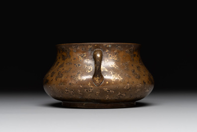 A Chinese gold-splashed bronze censer, Xuande mark, 18/19th C.