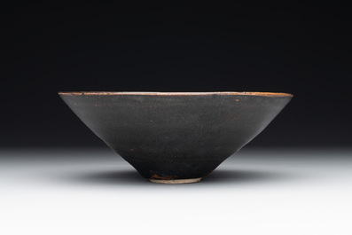 A rare Chinese Jizhou leaf-decorated conical tea bowl, Southern Song