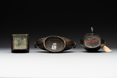 Three Chinese archaistic miniature bronze vases, Song/Yuan