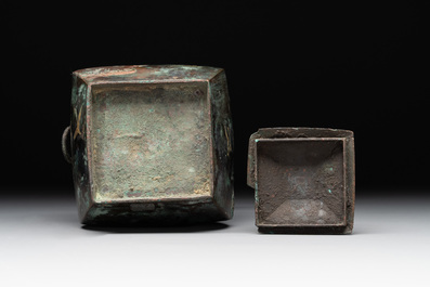 A rare Chinese archaic partially gilt bronze ritual wine vessel and cover, 'fang hu 方壺', Han
