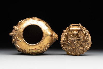A finely cast Chinese gilt bronze 'luduan' incense burner and cover, Ming, 15/16th C.