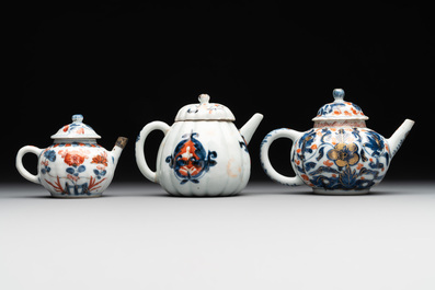 A collection of five Chinese Imari-style wares and one Canton famille rose cup, Kangxi/Qianlong