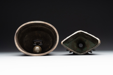 Two Chinese archaistic bronze bells, Song/Yuan