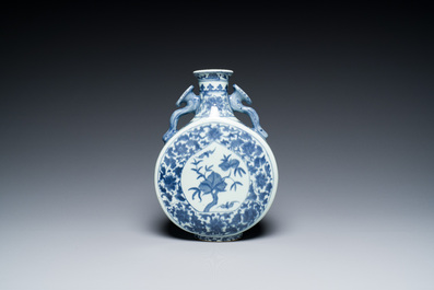 A Chinese blue and white 'bats and peaches' moonflask vase, 'bianhu', Daoguang mark, 20th C.