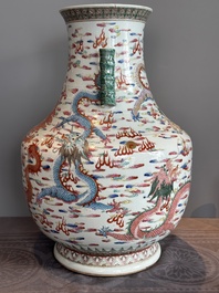 A large Chinese famille rose 'dragon' 'hu' vase, 19/20th C.