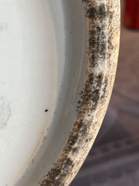A large Chinese famille rose 'dragon' 'hu' vase, 19/20th C.