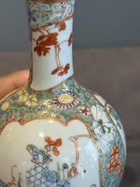 A Chinese famille rose bottle vase, Ju Ren Tang 居仁堂製 mark, Republic