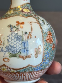 A Chinese famille rose bottle vase, Ju Ren Tang 居仁堂製 mark, Republic