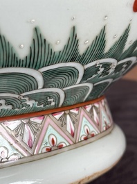 A large Chinese famille rose 'dragon' 'hu' vase, 19/20th C.