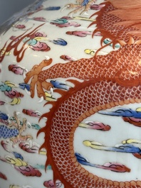 A large Chinese famille rose 'dragon' 'hu' vase, 19/20th C.