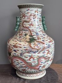 A large Chinese famille rose 'dragon' 'hu' vase, 19/20th C.