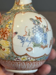 A Chinese famille rose bottle vase, Ju Ren Tang 居仁堂製 mark, Republic