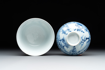 A Chinese blue and white 'figures and a phoenix' tea bowl and cover, Yongzheng