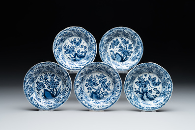 Five Chinese blue and white cups and saucers with floral design, Yu 玉 mark, Kangxi