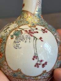 A Chinese famille rose bottle vase, Ju Ren Tang 居仁堂製 mark, Republic