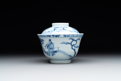 A Chinese blue and white 'figures and a phoenix' tea bowl and cover, Yongzheng