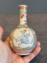 A Chinese famille rose bottle vase, Ju Ren Tang 居仁堂製 mark, Republic