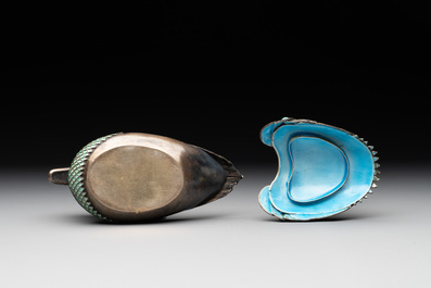 A Chinese precious stone inset, enamelled and filigree silver mandarin duck-form box and cover, 19/20th C.