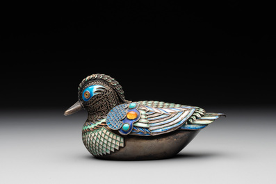 A Chinese precious stone inset, enamelled and filigree silver mandarin duck-form box and cover, 19/20th C.