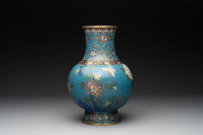A Chinese cloisonn&eacute; 'peony and chrysanthemum' vase, 19th C.