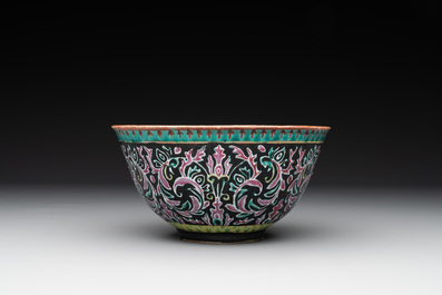 A rare Chinese black-ground Bencharong bowl for the Thai market, 19th C.