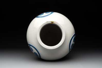 A Japanese blue and white 'Tokugawa crest' vase, Edo/Meiji, 19th C.