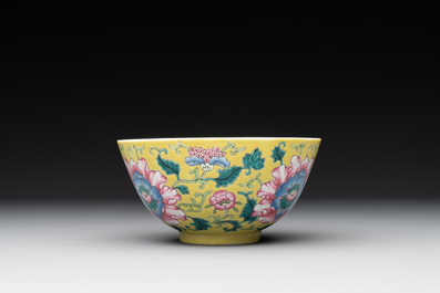 A Chinese famille rose yellow-ground 'peony' bowl, 20th C.