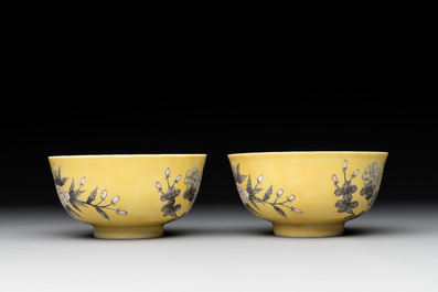 A pair of Chinese 'Da Ya Zhai 大雅齋' yellow-ground grisaille bowls, Yong Qing Chang Chun 永慶長春 mark, 20th C.