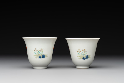 A pair of fine Chinese doucai wine cups, Jie Mei Ya Zhi 介眉雅製 mark, 19th C.