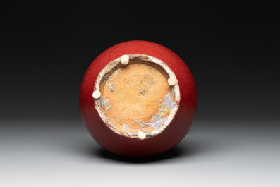 A Chinese flamb&eacute;-glazed vase, 19th C.