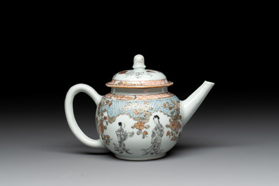 A fine Chinese famille rose and grisaille teapot with figural design, Yongzheng